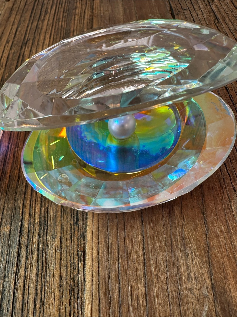 Iridescent Crystal Clam Shell Trinket Dish with Pearl